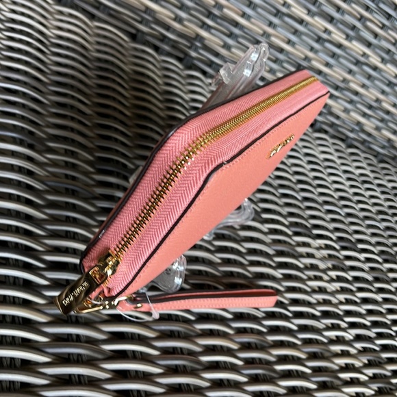 Michael Kors Jet Set Travel Large Travel CONTINENTAL 
Sherbert - Picture 3 of 16